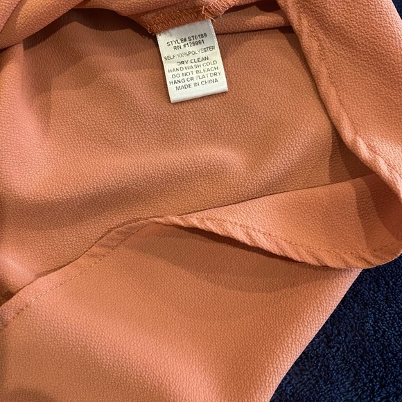 LOVE Culture Women's Split neck Blouse Long Sleeves Peach Size Small - Picture 5 of 13